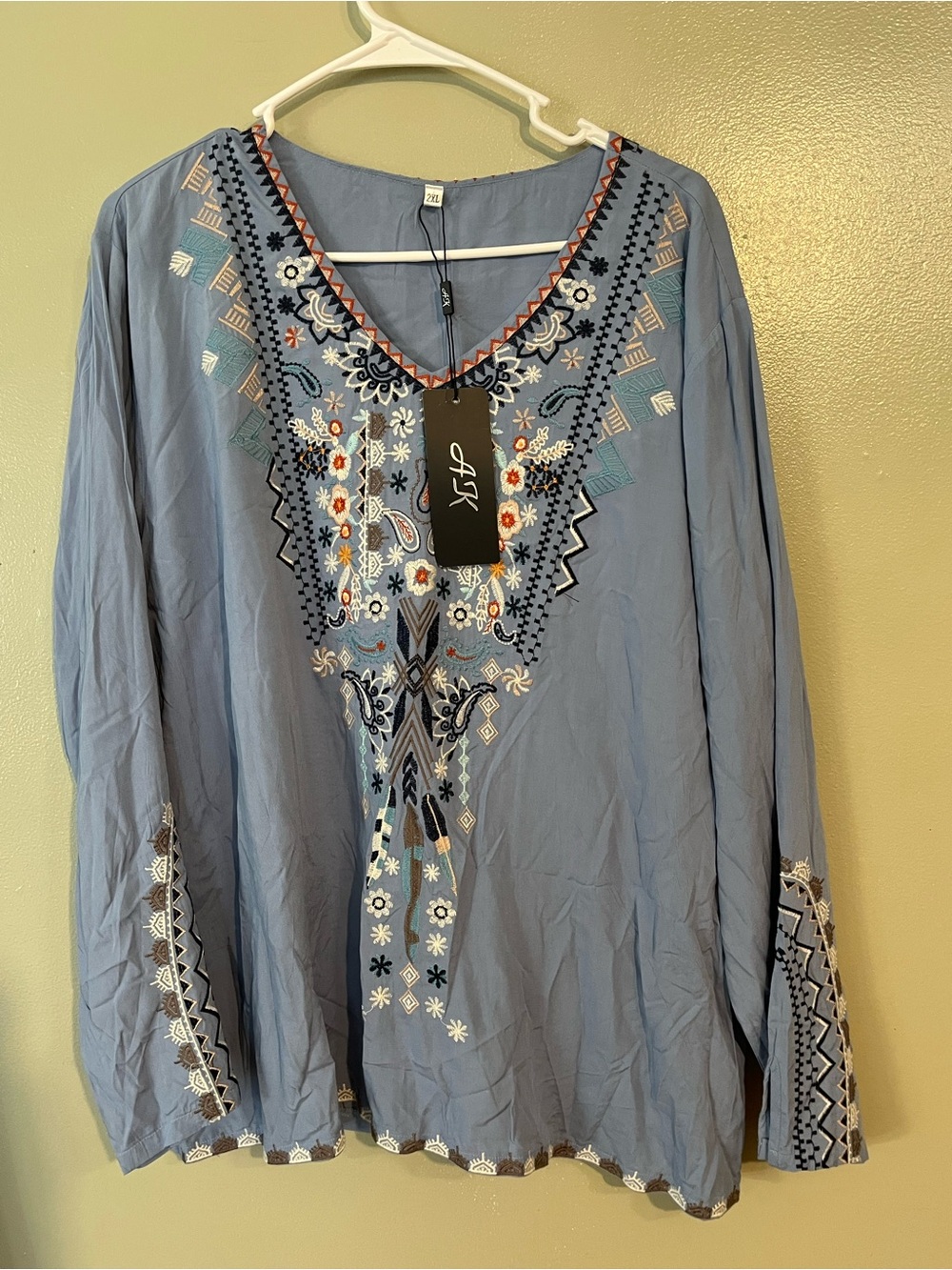 Light Blue Embroidered V-Neck Tunic with Multicolor Floral Detail 2XL NWT